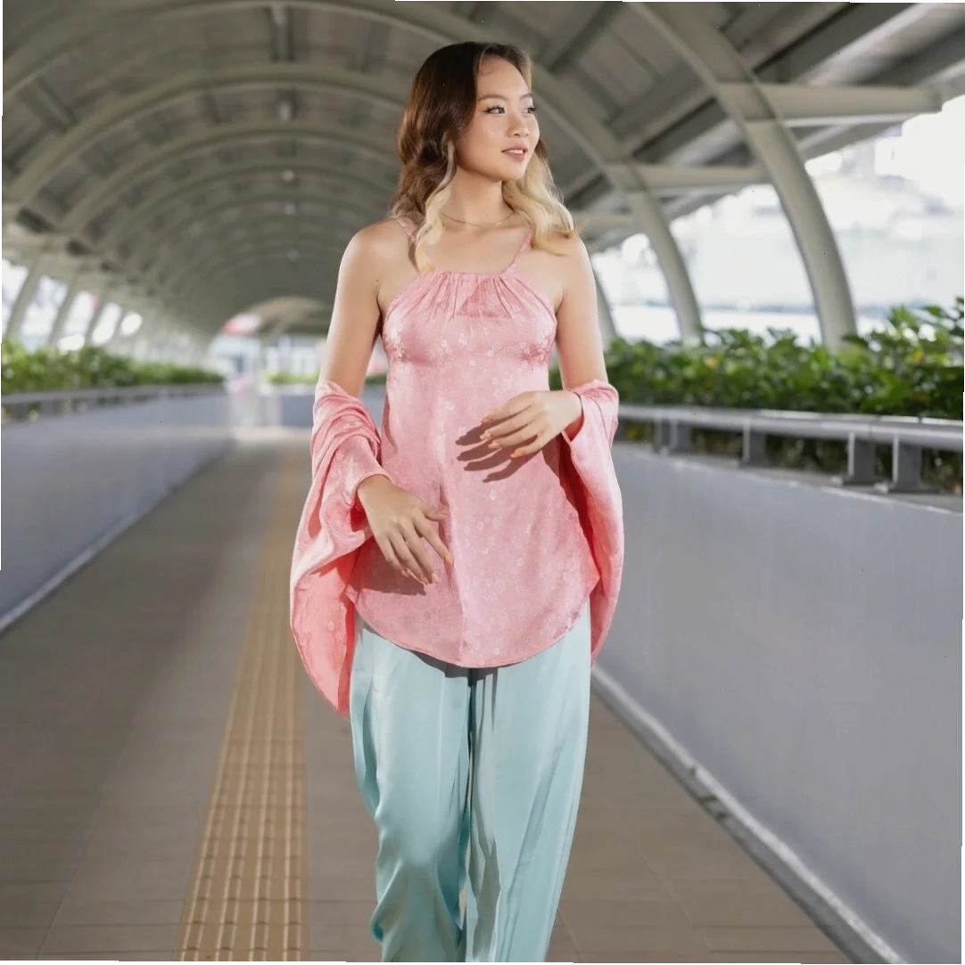 Thiếu nữ 2k8 duyên dáng