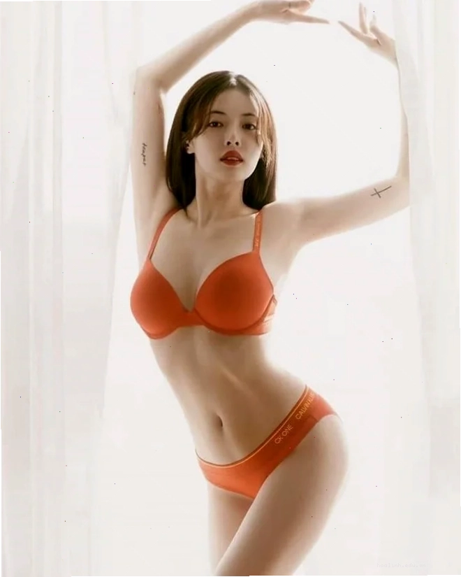 Thời trang dự tiệc gợi cảm