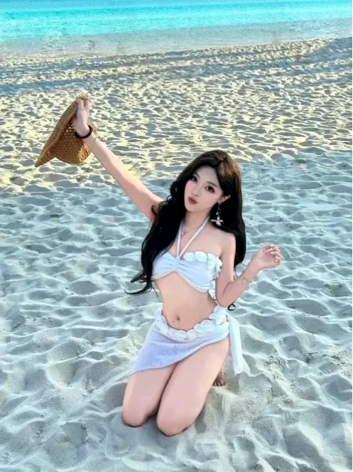 trai hôn gái mặc bikini